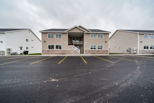 Building Photo - 6097 N Silver Fox Rd Unit 3