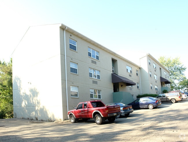 Photo - Perry Highway Apartments