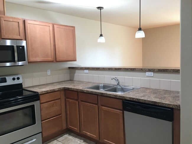 Photo - 3 Bedroom Duplex in SW Redmond
