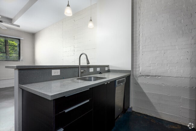 1BR, 1BA - 575SF - Kitchen - 631 Campbell Ave LLC - Residential