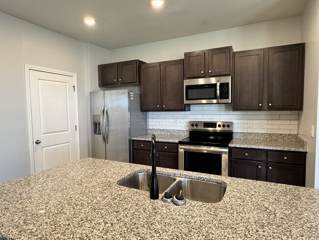 Photo - 104 River Winding Rd