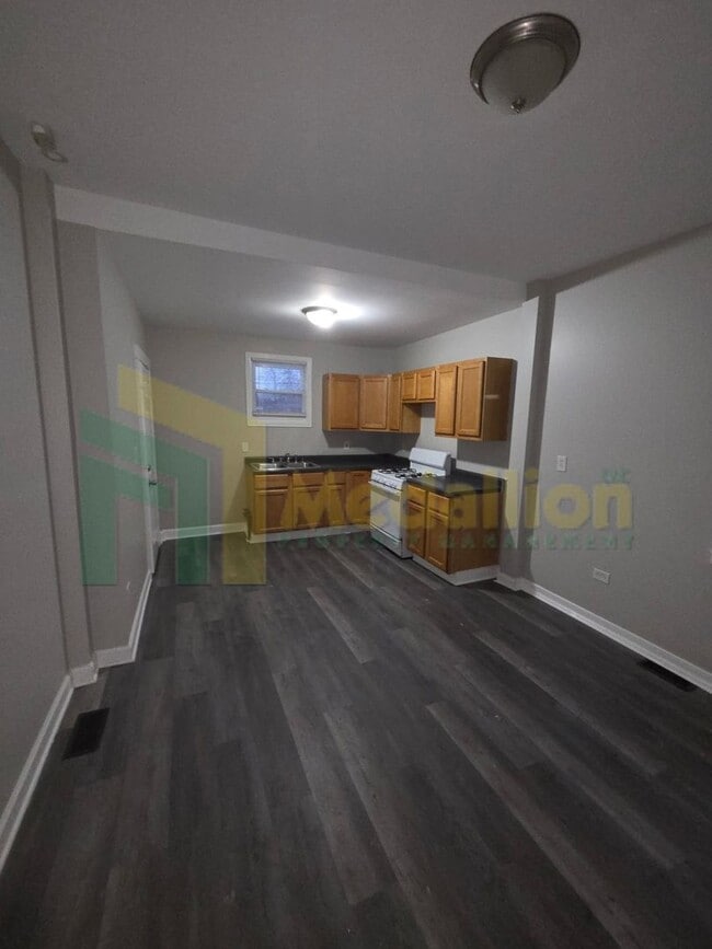 Photo - 4-Bedroom Duplex Downstairs unit in 2-Flat with Parking Unit DOWN