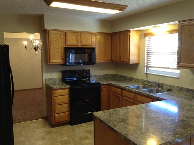 Photo - 206 Aston Ct