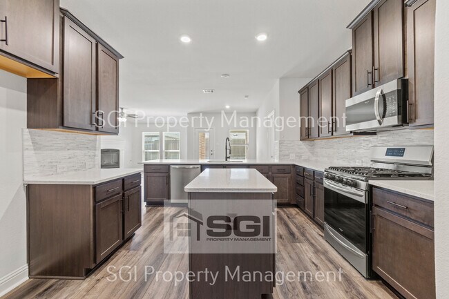 Photo - 11004 Blaze St