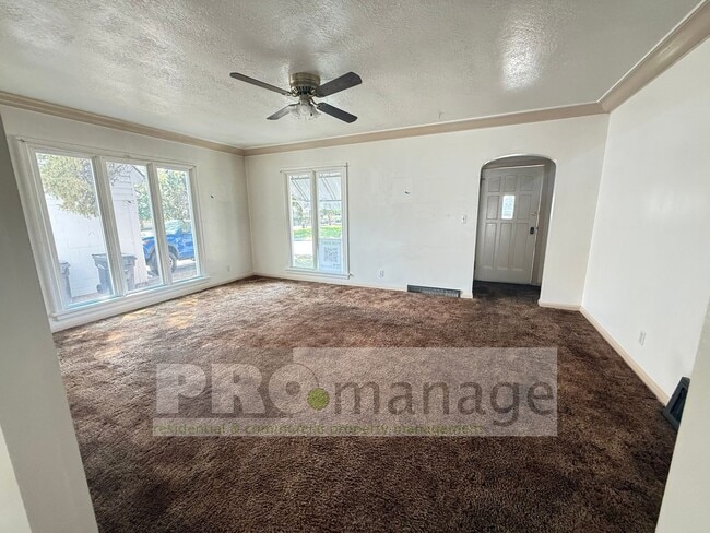 Photo - 1365 Scott Pl Unit 1365