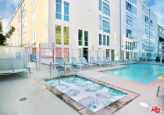 Photo - 4133 Redwood Ave Unit 1015