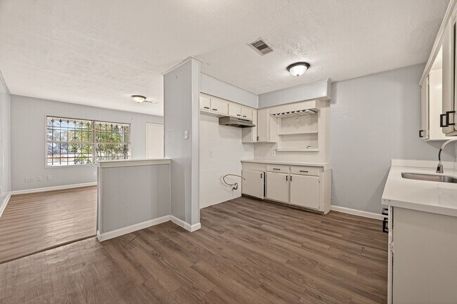 Photo - 5315 Bellfort Ave