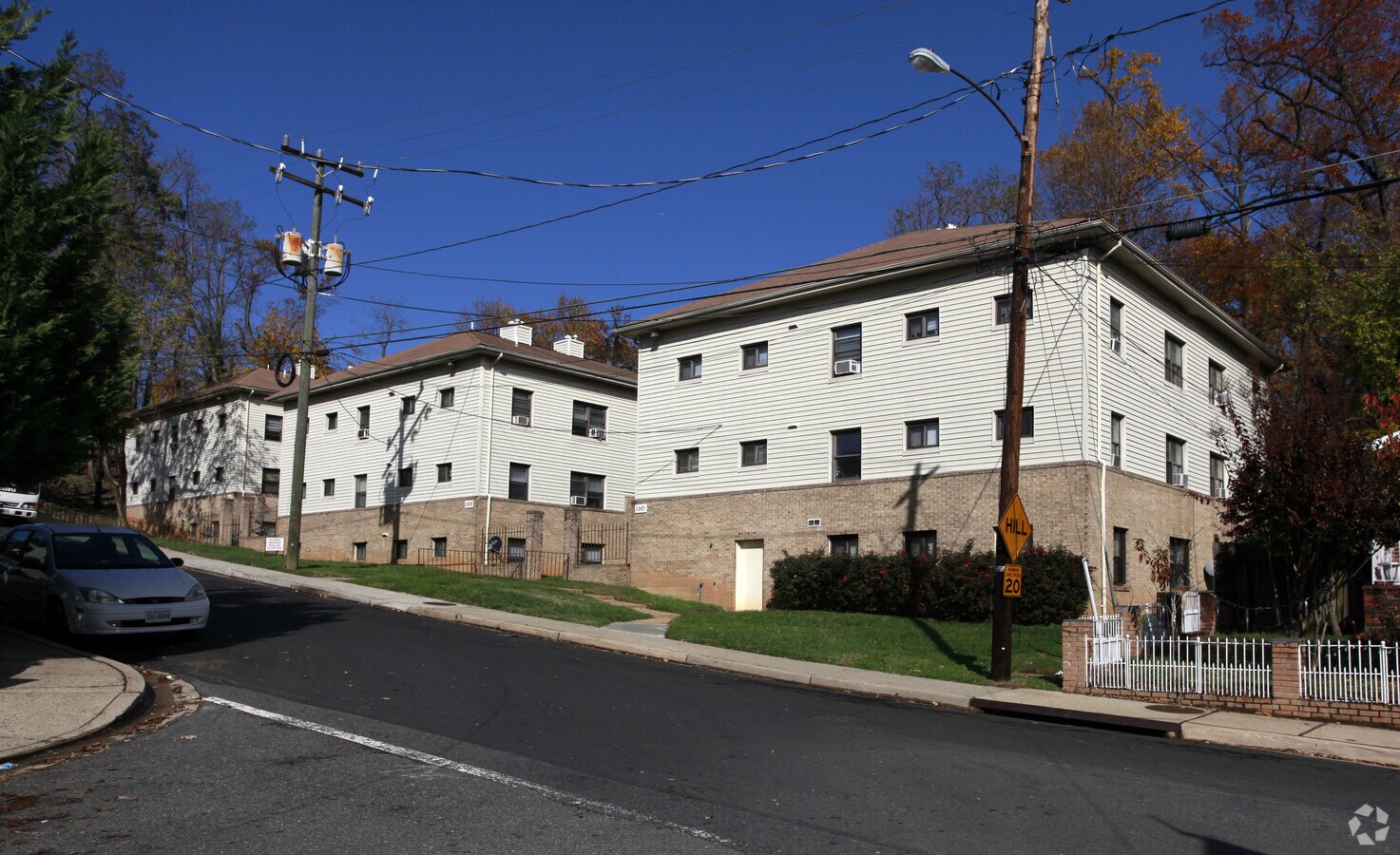 Highview Park Apartments - 1901-1909 N Culpeper St Apartments