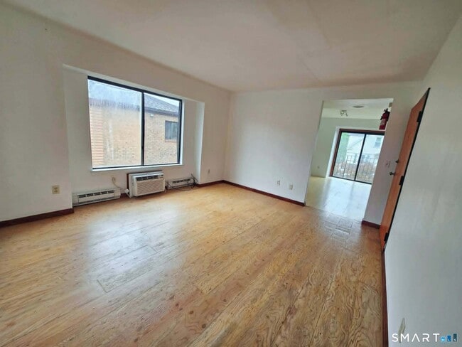 Photo - 112 Bond St Unit 3E