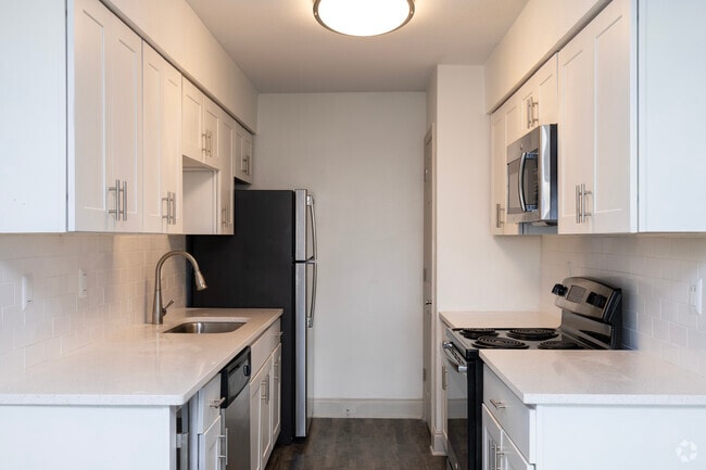 2BR, 1BA - 900SF - Kitchen