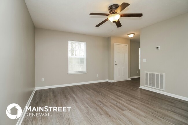 Photo - 448 Dorchester Dr