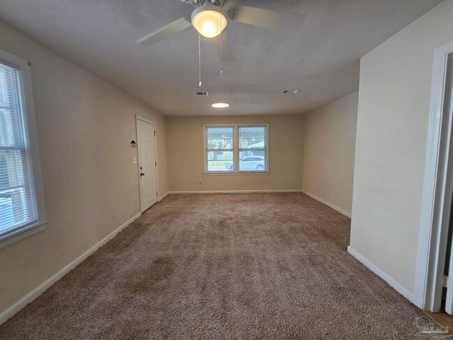 Photo - 35 Kennington Dr