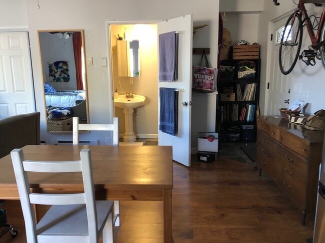 Photo - 3873 Canning Avenue