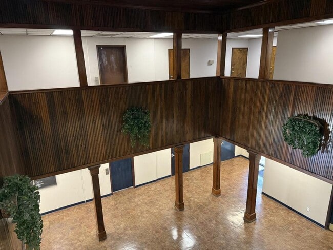 Photo - 4323 Division Street