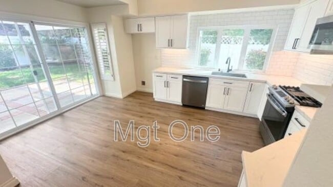 Building Photo - 28261 Shore Rental
