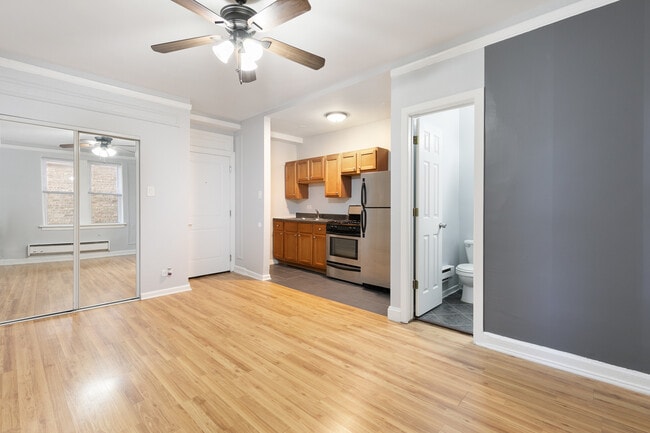 Photo - 5860 N Kenmore Ave
