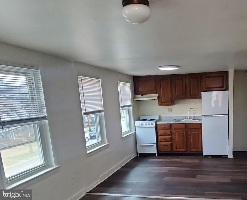 Photo - 90 S Main St