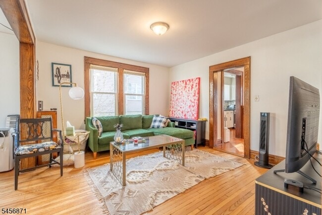 10 Marshall St