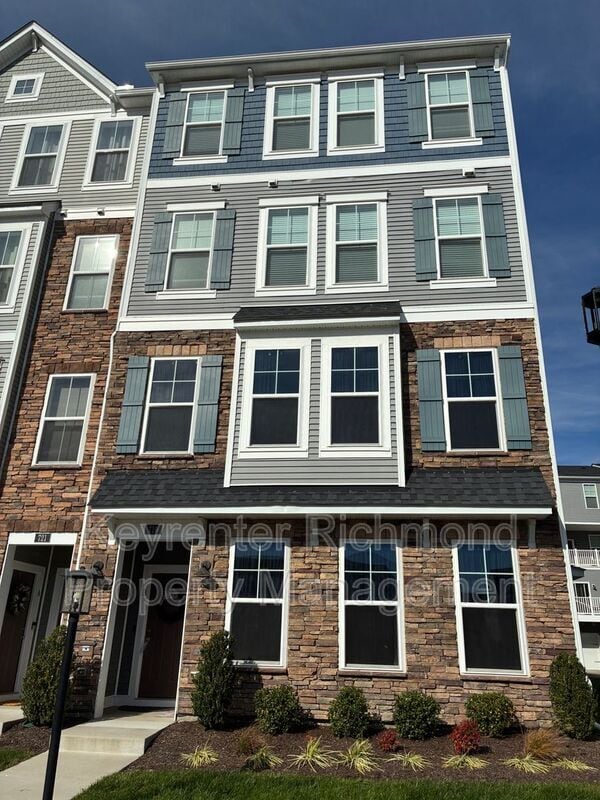 Building Photo - 719 McCormick Farm Dr Unit A