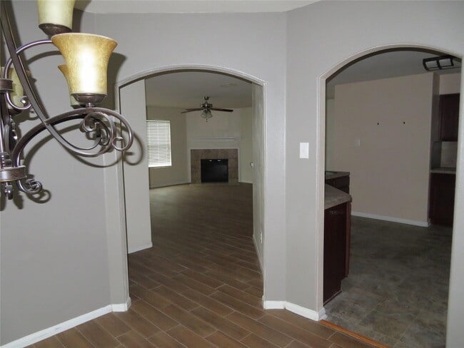 Photo - 5042 Blue Spruce Hill St