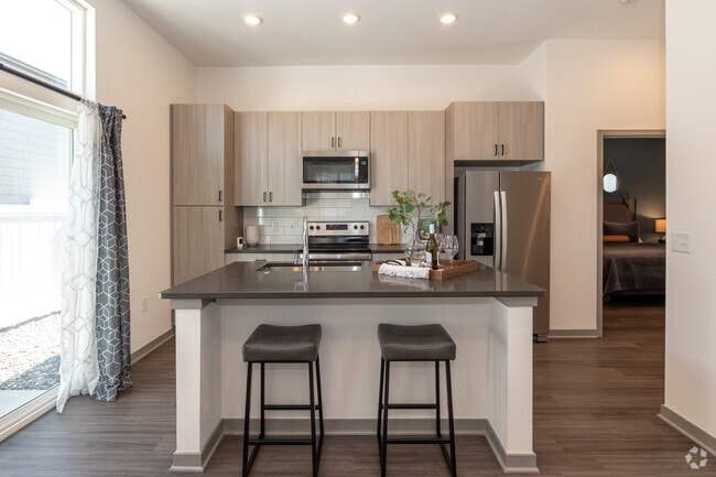 2BR, 2BA - 1,014SF - Kitchen