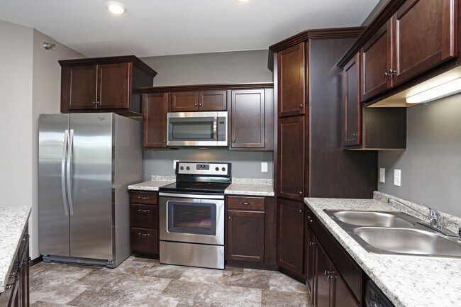 Creekside Village - Creekside Village Apartments