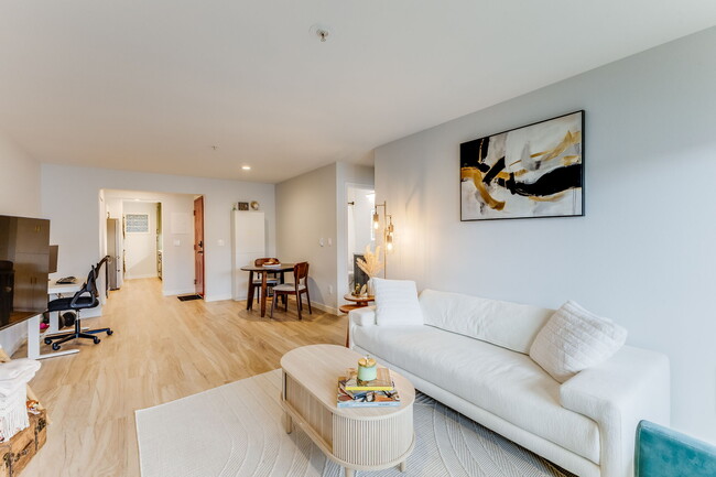 Photo - 1504 Aurora Ave N