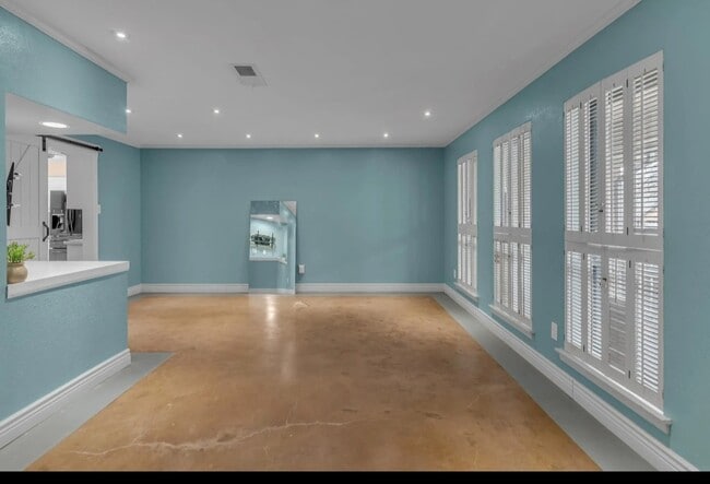 Building Photo - 3402 Yellowstone Dr Rental