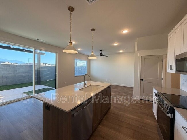 Photo - 622 Hemsworth Ln