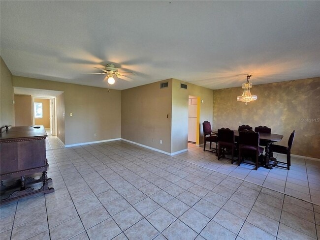 Photo - 582 Fairways Cir Unidad A