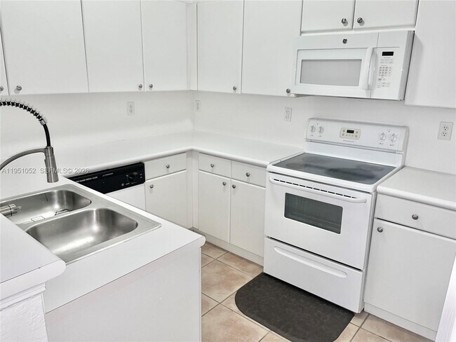 Photo - 4321 SW 160th Ave Unit 202