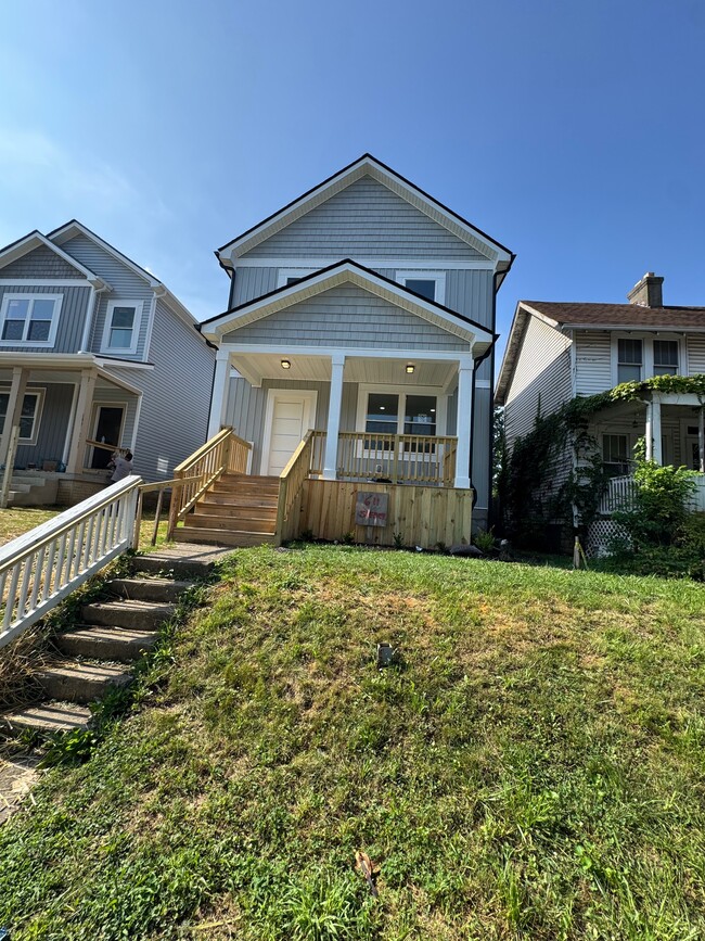 Building Photo - 611 Siebert St Rental