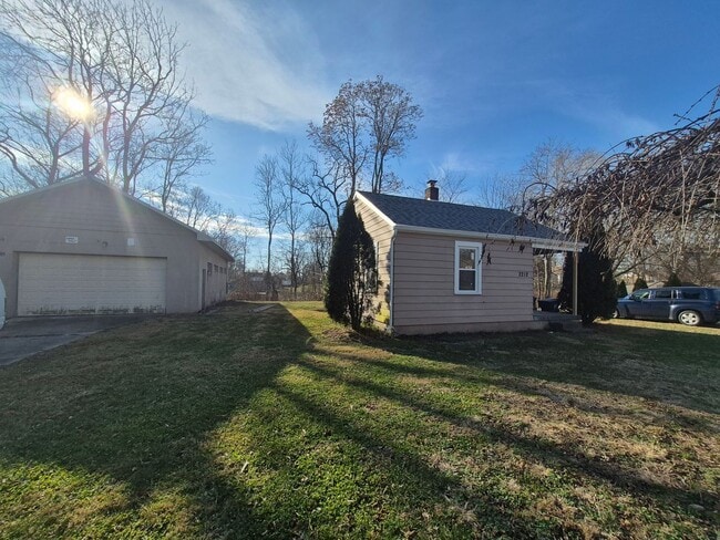 Photo - Cozy 1 bedroom house with large yard