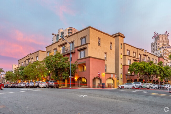 Building Photo - Gema Rental