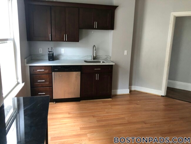 7 Greenmount St Unit 2