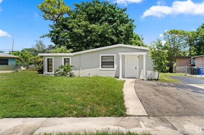 Building Photo - 1552 NW 15th Terrace Rental