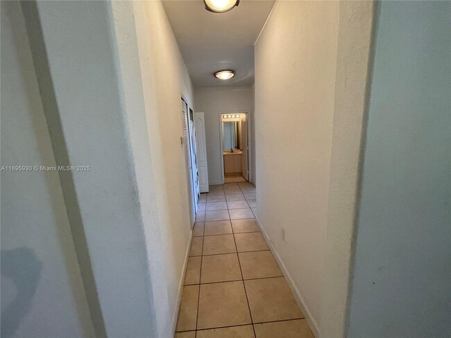 Photo - 2835 SE 16th Ave Unit 201