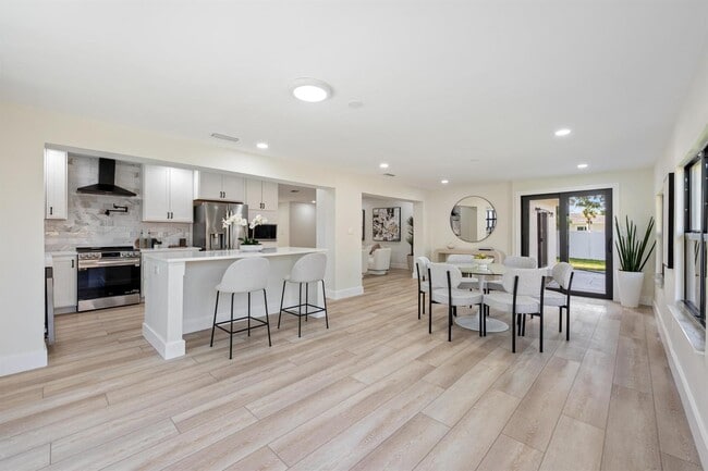 Building Photo - 8201 NW 67th Ave Rental