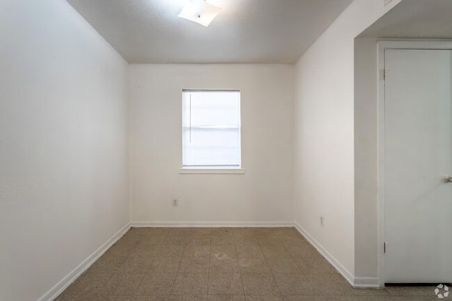 Photo - 520 Laredo St