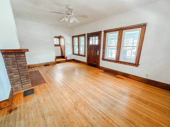 Photo - Move In Ready Gem on Lowe Rd. - West End