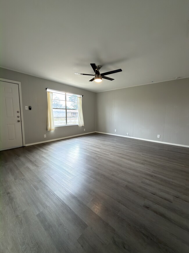 Photo - 6113 Springbrook Dr