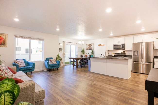 Photo - 1859 S 410 W