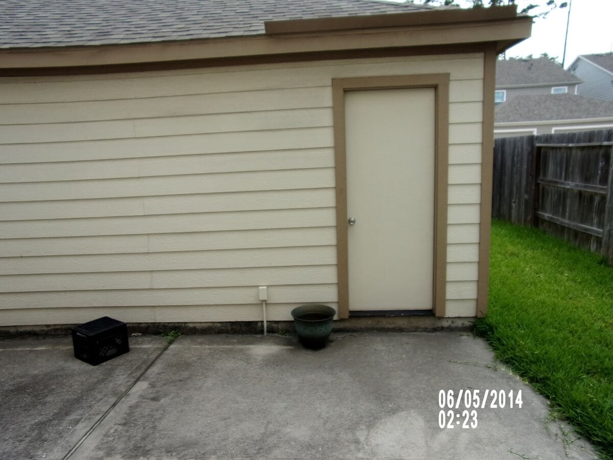 Photo - Cute townhome ready for new tenant!