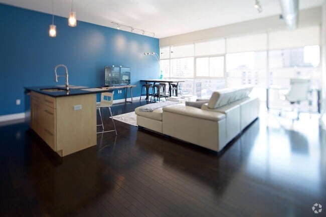 Building Photo - 100 E Gay St Unit 8D (804) Rental