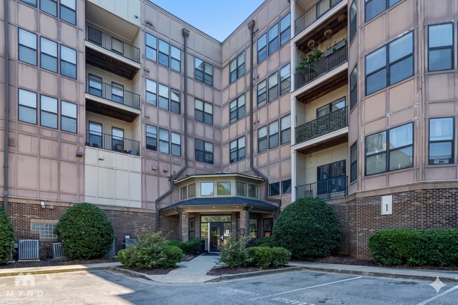 Building Photo - 898 Oak St SW
