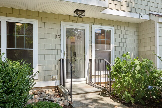 Photo - 251 Weaver St