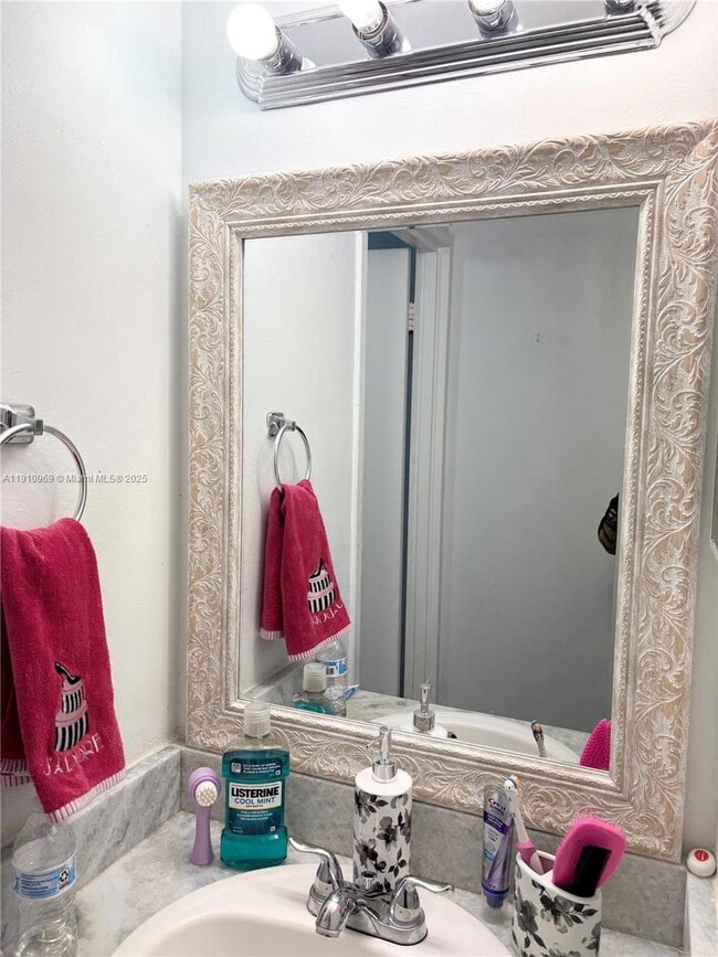 Photo - 500 Three Islands Boulevard Unidad 719