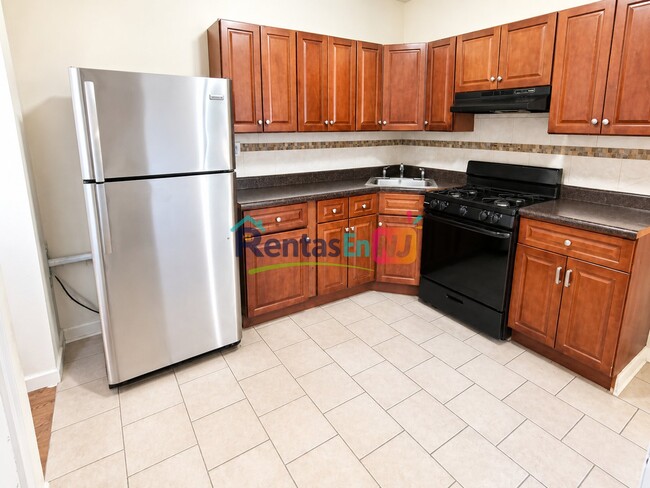 Photo - 85 Littleton Ave Unidad 3