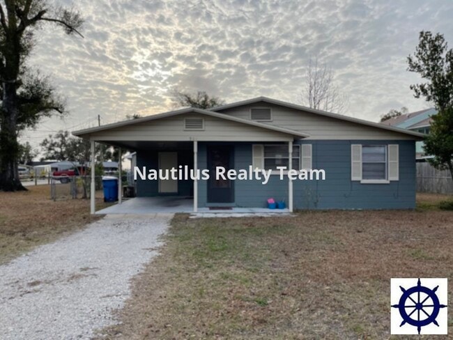 Building Photo - 904 Ruby Pl