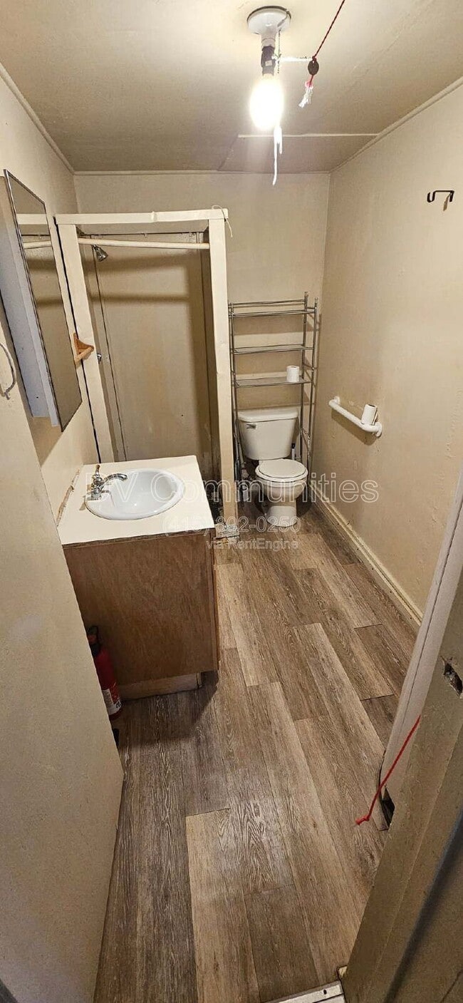Photo - 47609 OR-58 Unit 2